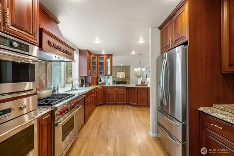 320 210th Court SE Sammamish WA 98074