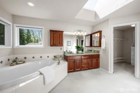320 210th Court SE Sammamish WA 98074