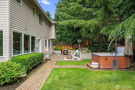 320 210th Court SE Sammamish WA 98074