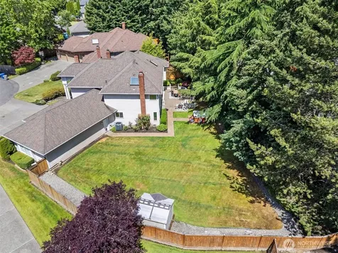 320 210th Court SE Sammamish WA 98074