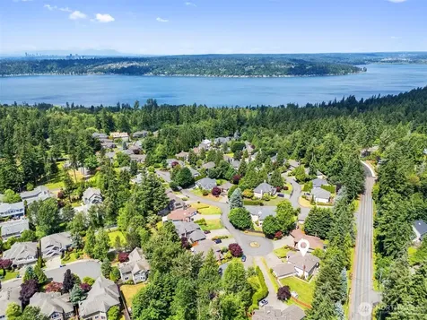 320 210th Court SE Sammamish WA 98074
