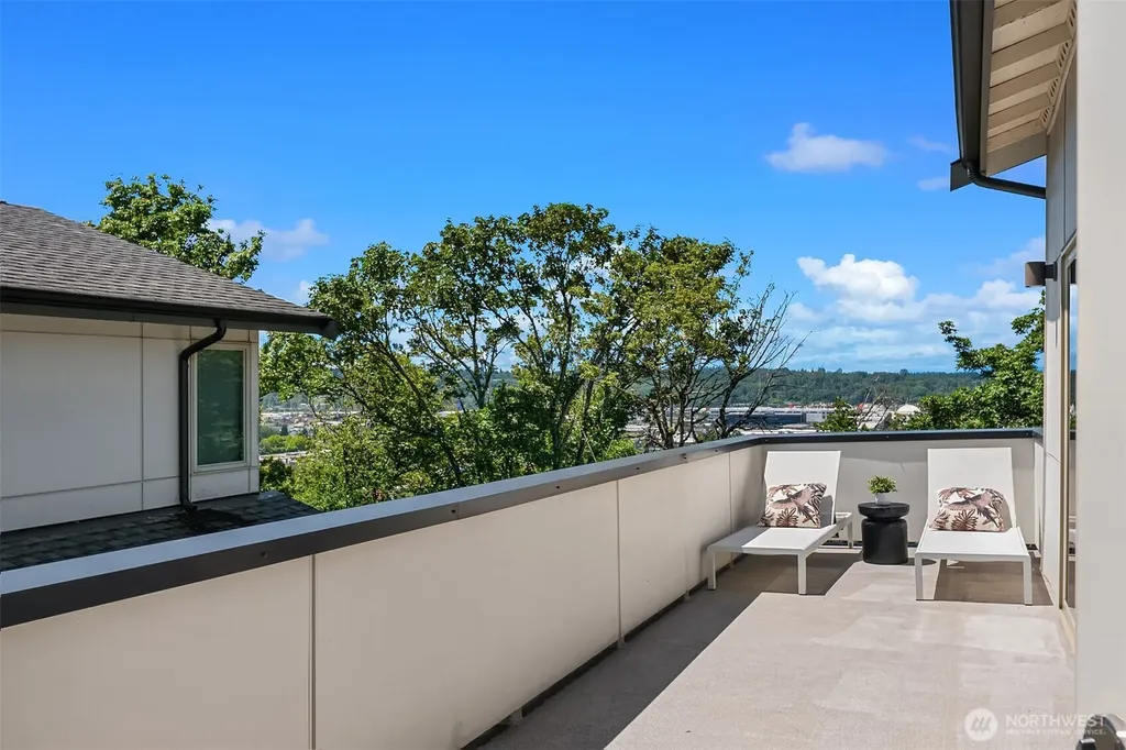 5903 20th Avenue S Seattle WA 98108