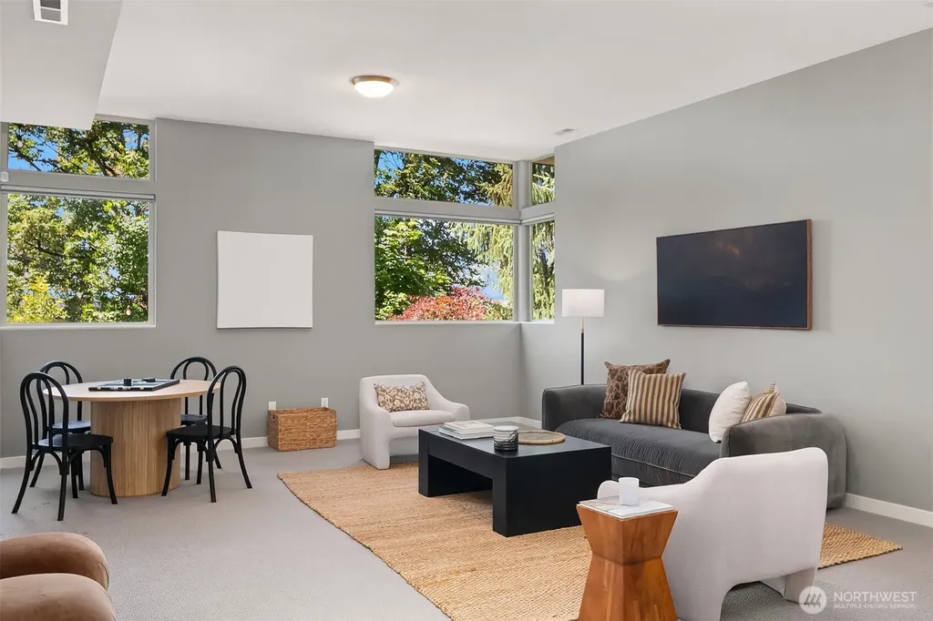 5903 20th Avenue S Seattle WA 98108