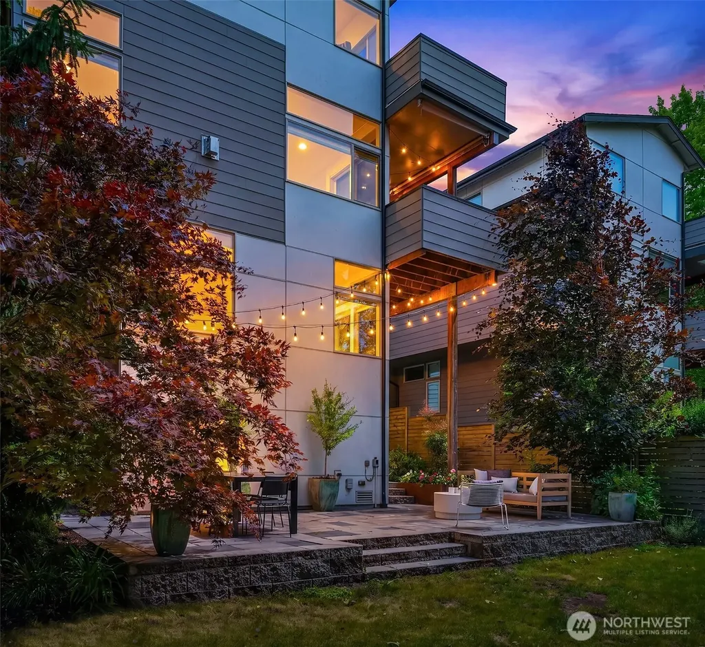 5903 20th Avenue S Seattle WA 98108