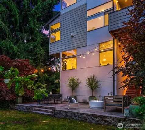5903 20th Avenue S Seattle WA 98108