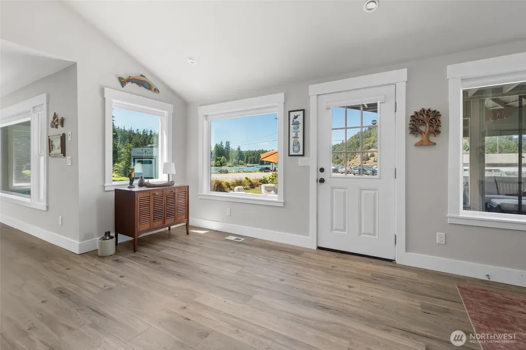 213 Cornet Bay Road Oak Harbor WA 98277