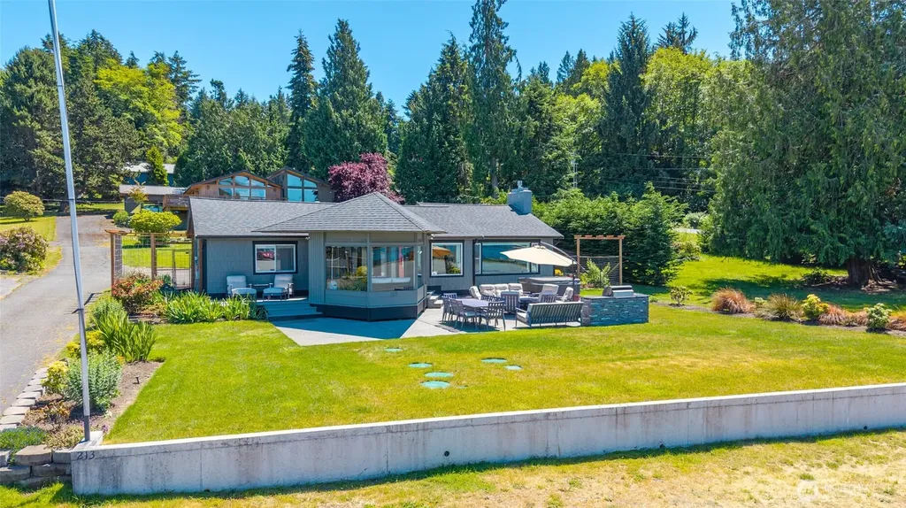 213 Cornet Bay Road Oak Harbor WA 98277
