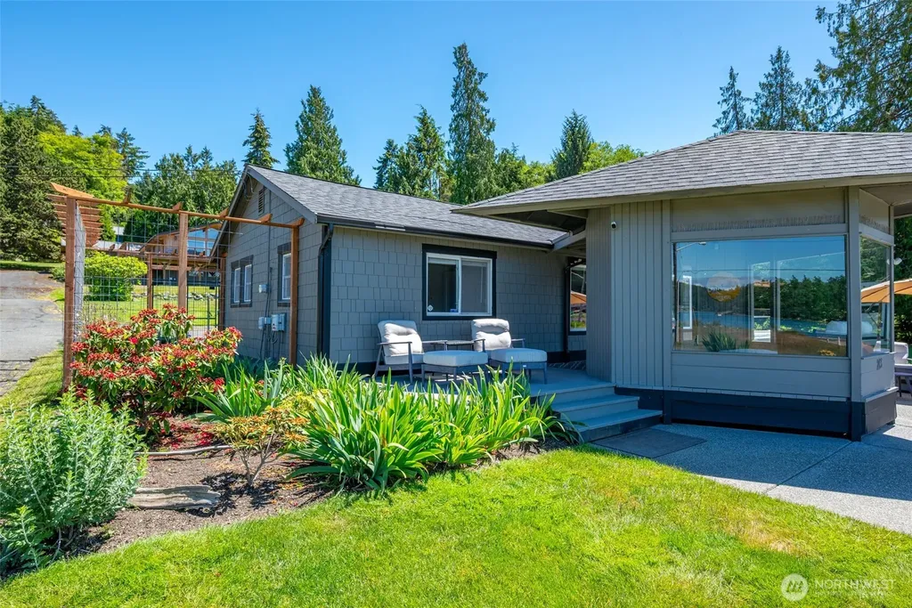 213 Cornet Bay Road Oak Harbor WA 98277