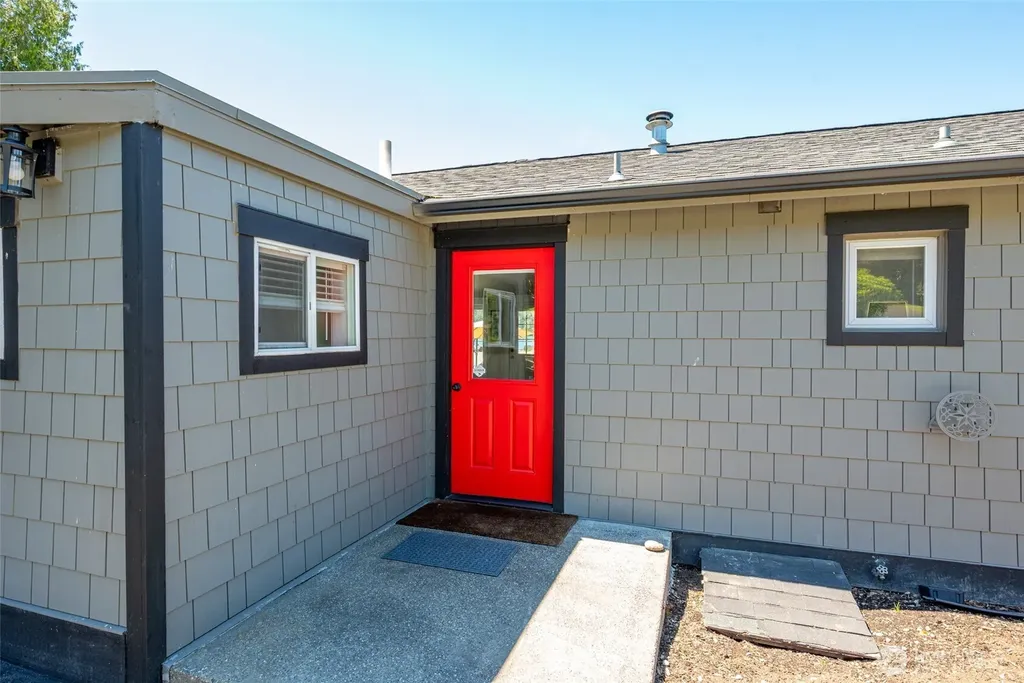 213 Cornet Bay Road Oak Harbor WA 98277