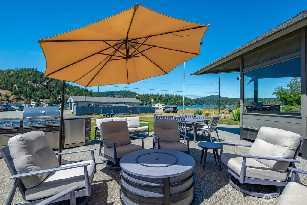 213 Cornet Bay Road Oak Harbor WA 98277