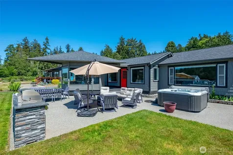 213 Cornet Bay Road Oak Harbor WA 98277