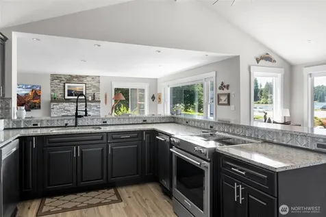 213 Cornet Bay Road Oak Harbor WA 98277
