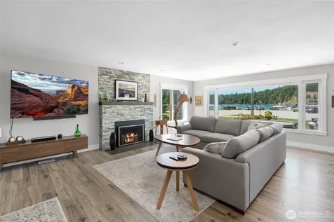 213 Cornet Bay Road Oak Harbor WA 98277