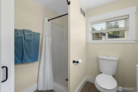213 Cornet Bay Road Oak Harbor WA 98277
