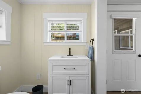 213 Cornet Bay Road Oak Harbor WA 98277