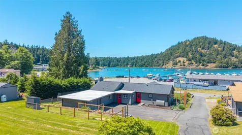 213 Cornet Bay Road Oak Harbor WA 98277