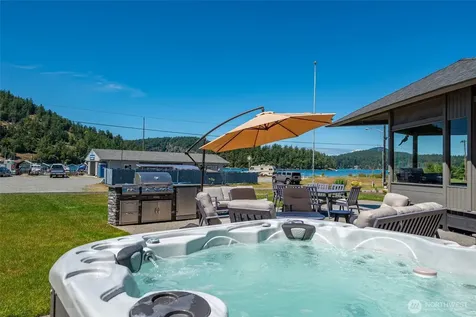 213 Cornet Bay Road Oak Harbor WA 98277