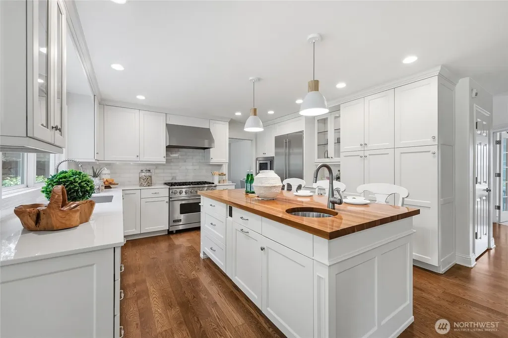 1032 84th Avenue NE Medina WA 98039