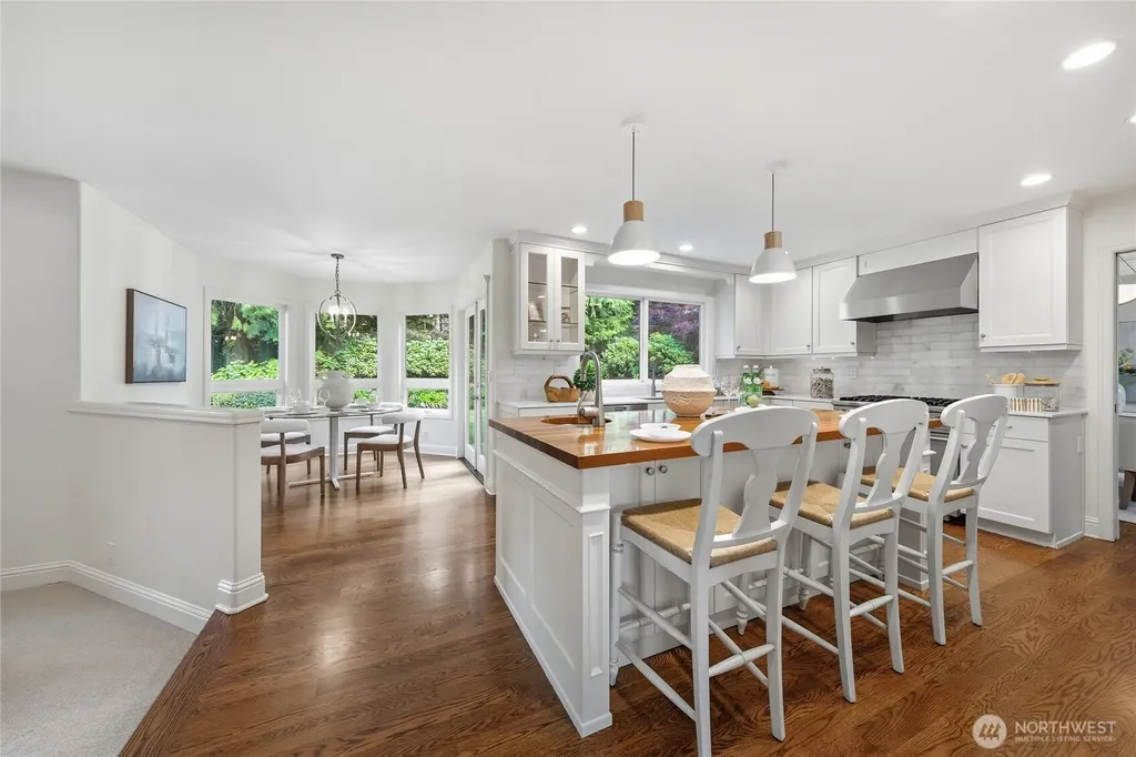 1032 84th Avenue NE Medina WA 98039