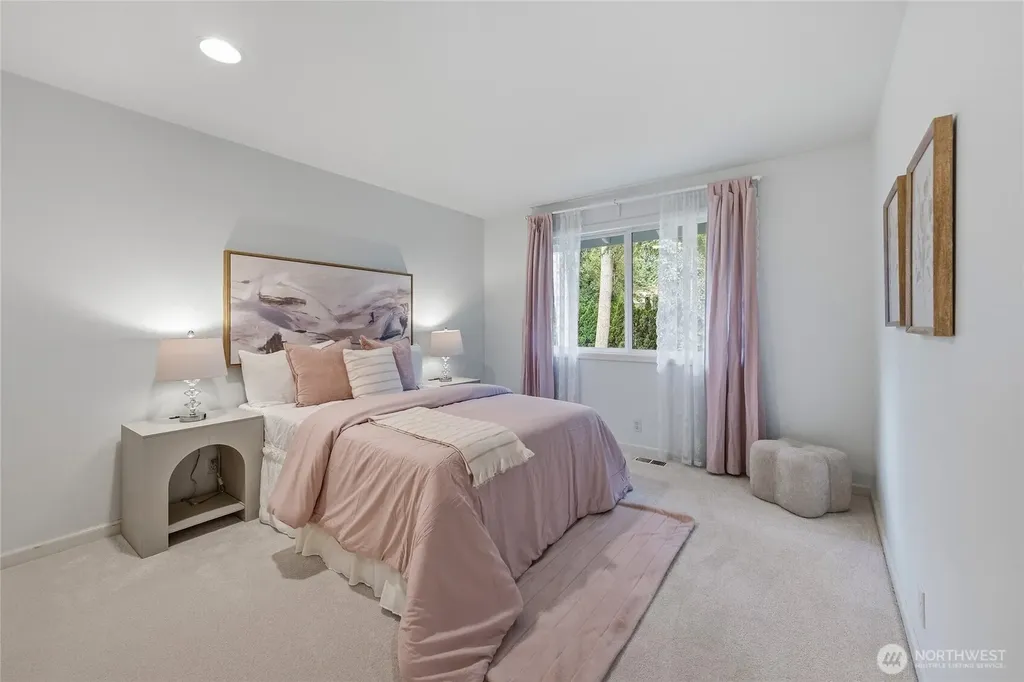 1032 84th Avenue NE Medina WA 98039