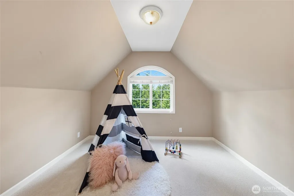 1032 84th Avenue NE Medina WA 98039