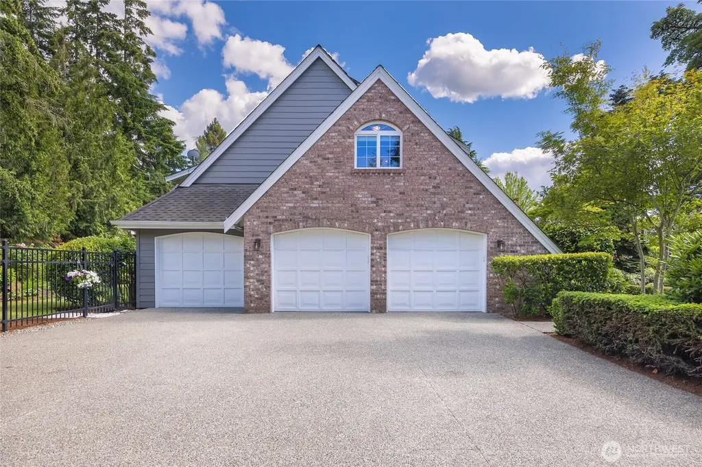 1032 84th Avenue NE Medina WA 98039