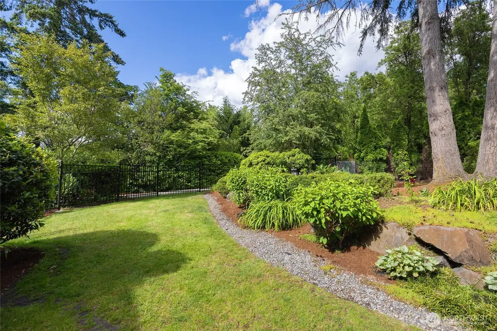 1032 84th Avenue NE Medina WA 98039