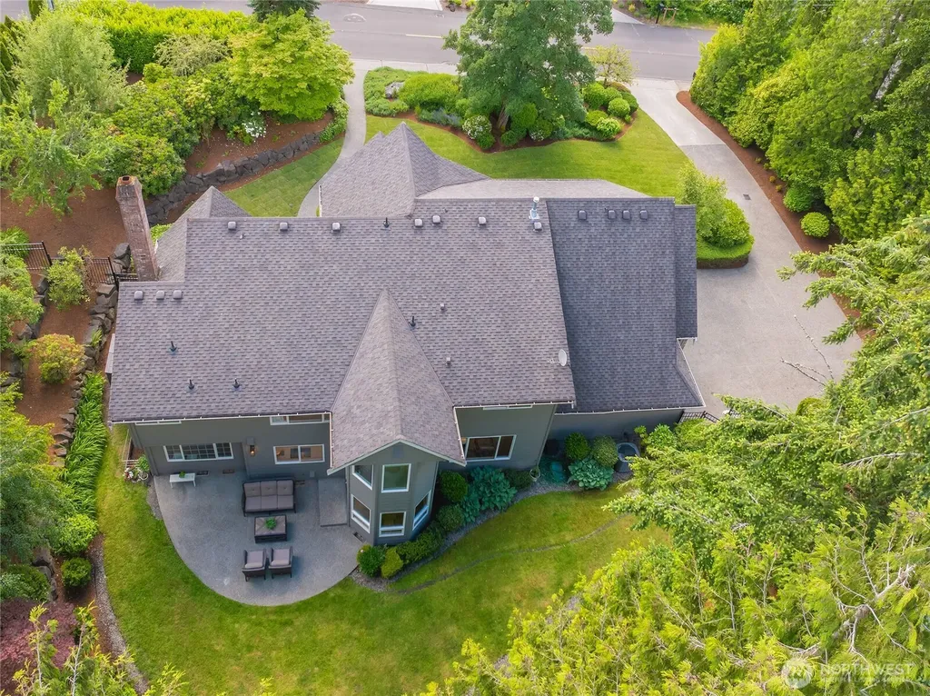 1032 84th Avenue NE Medina WA 98039