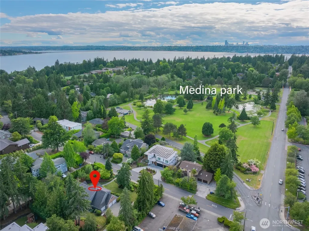 1032 84th Avenue NE Medina WA 98039