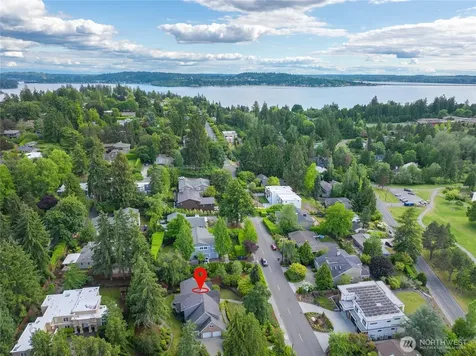 1032 84th Avenue NE Medina WA 98039