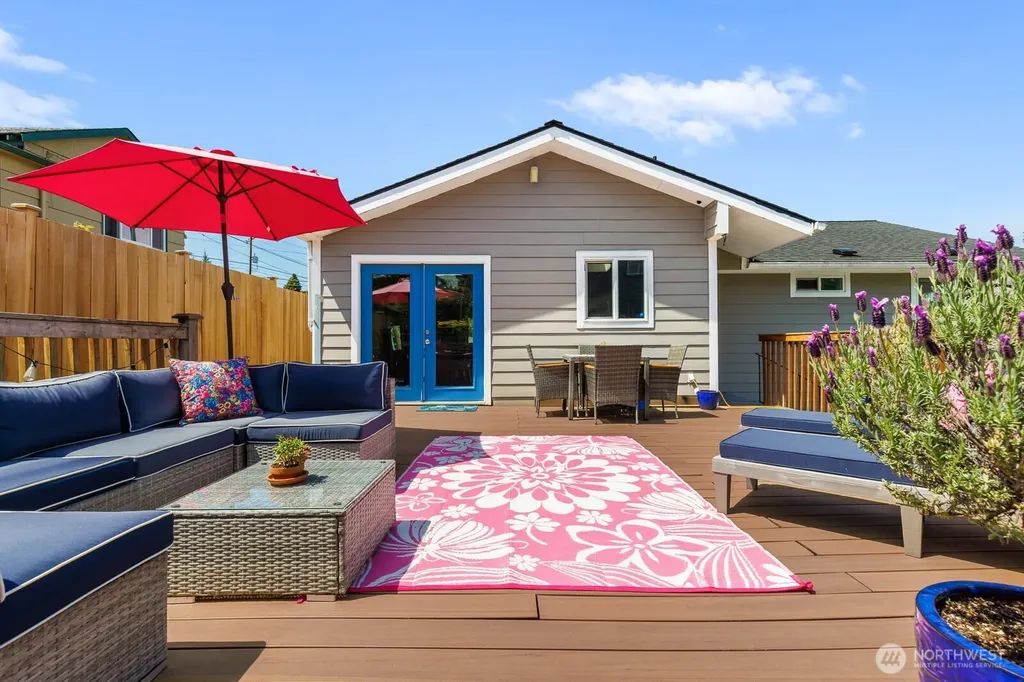 10038 59th Avenue S Seattle WA 98178