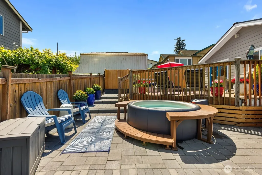 10038 59th Avenue S Seattle WA 98178