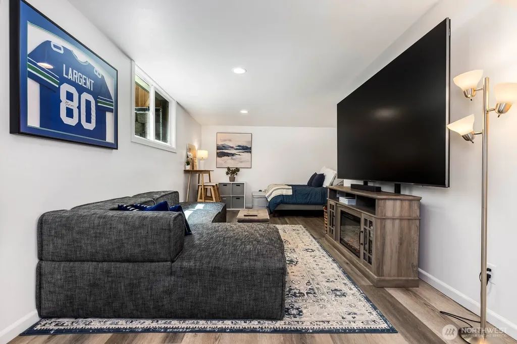 10038 59th Avenue S Seattle WA 98178