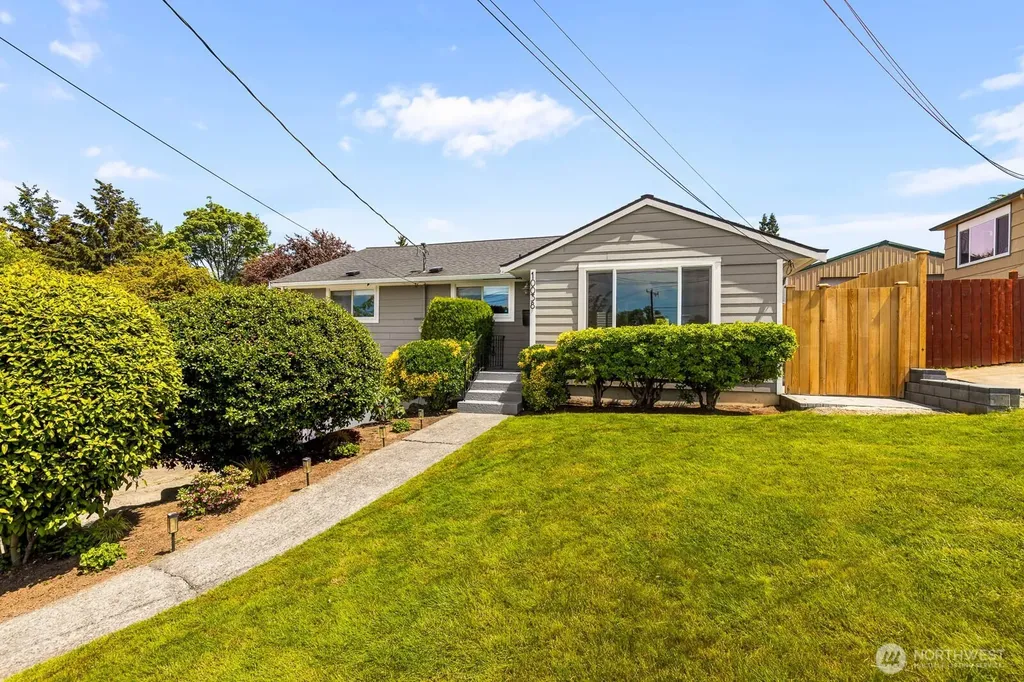 10038 59th Avenue S Seattle WA 98178