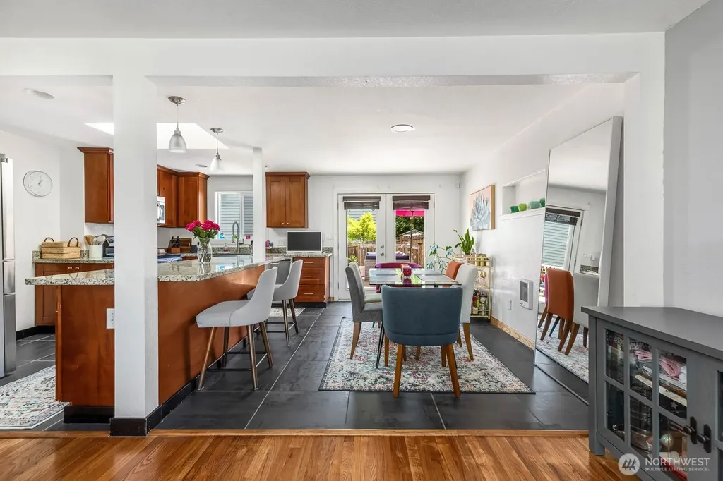 10038 59th Avenue S Seattle WA 98178