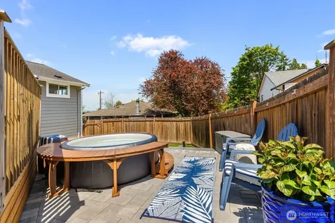 10038 59th Avenue S Seattle WA 98178