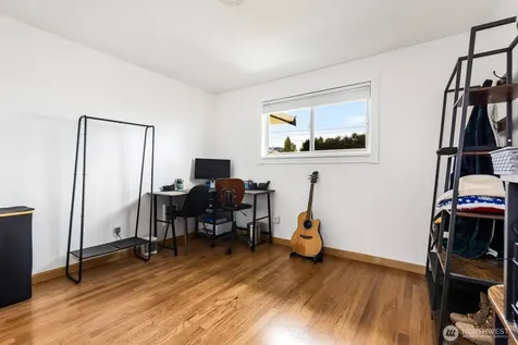 10038 59th Avenue S Seattle WA 98178