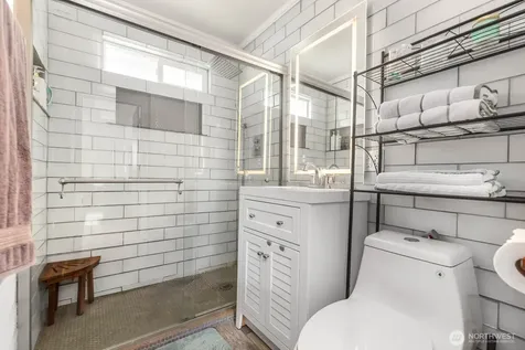 10038 59th Avenue S Seattle WA 98178