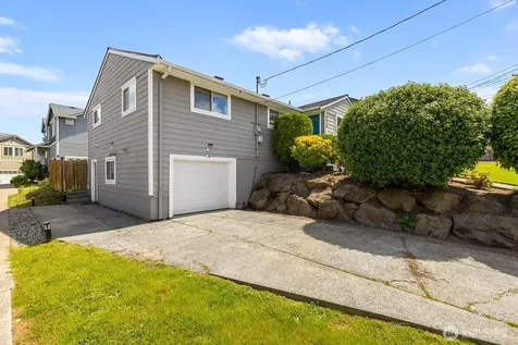 10038 59th Avenue S Seattle WA 98178