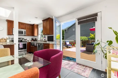 10038 59th Avenue S Seattle WA 98178