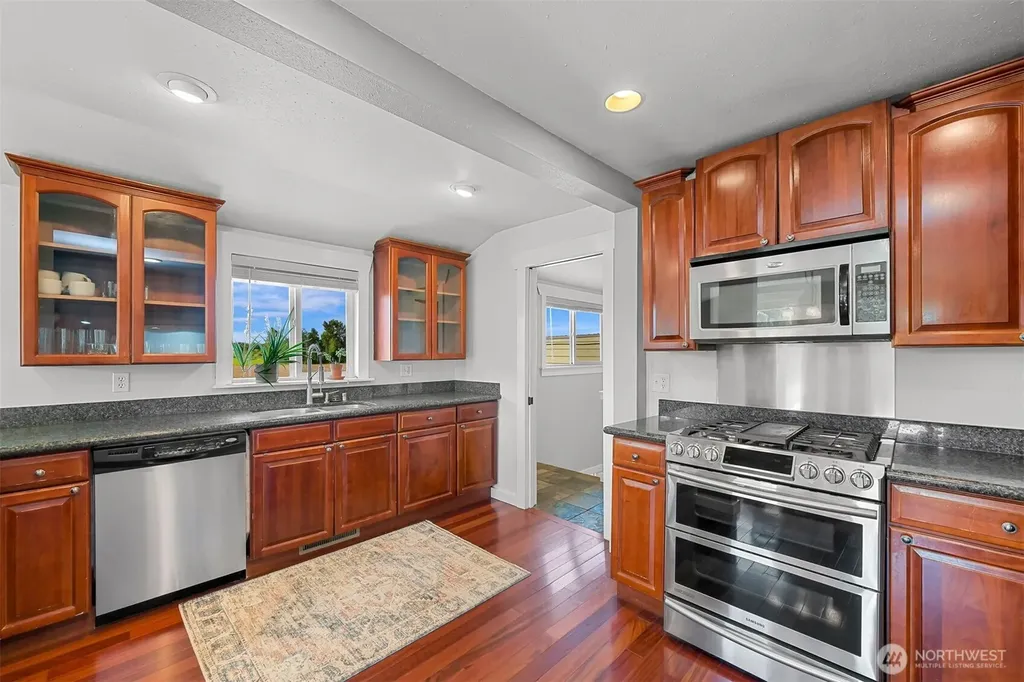 3073 Aldergrove Road Ferndale WA 98248