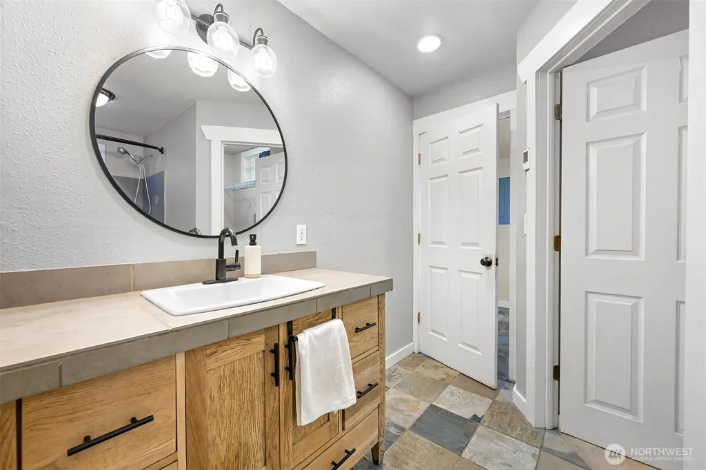 3073 Aldergrove Road Ferndale WA 98248