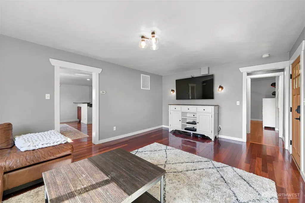 3073 Aldergrove Road Ferndale WA 98248