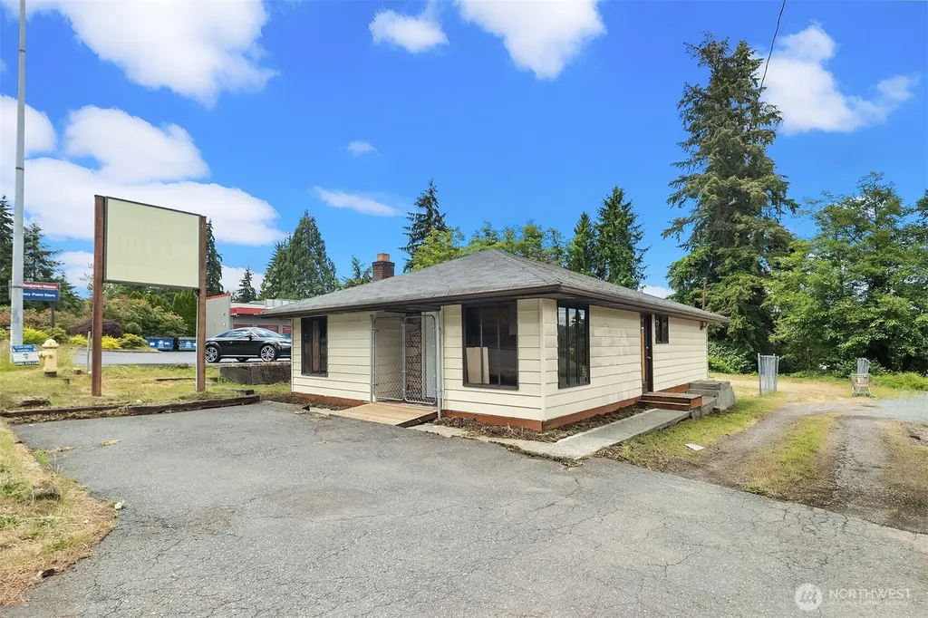 7629 244th Street SW Edmonds WA 98026