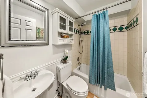 2126 N 86th Street Seattle WA 98103