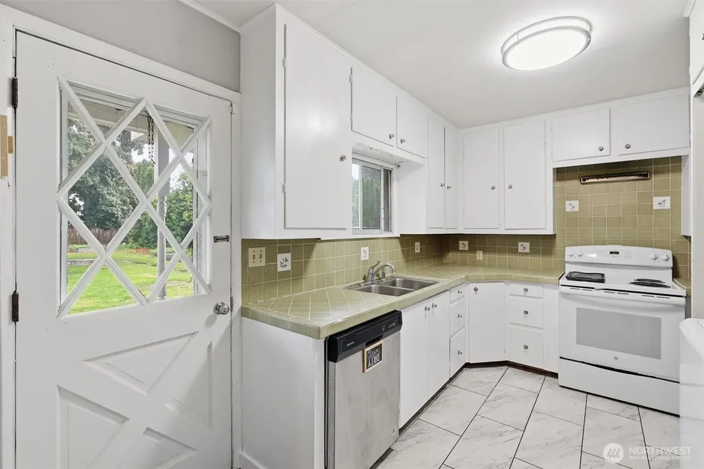 1034 Ash Avenue Marysville WA 98270