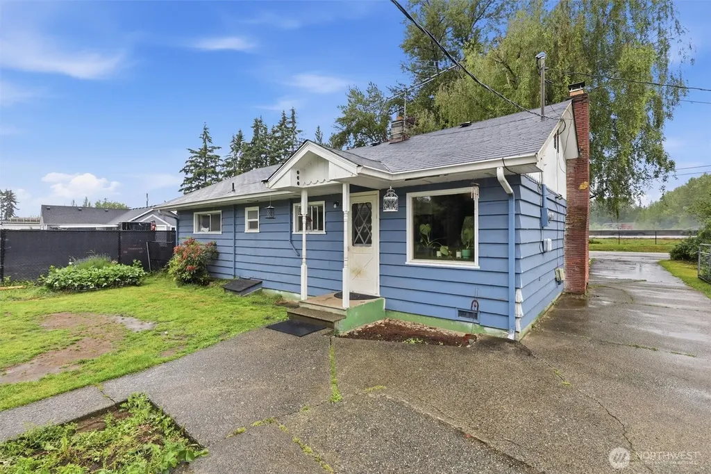 1034 Ash Avenue Marysville WA 98270