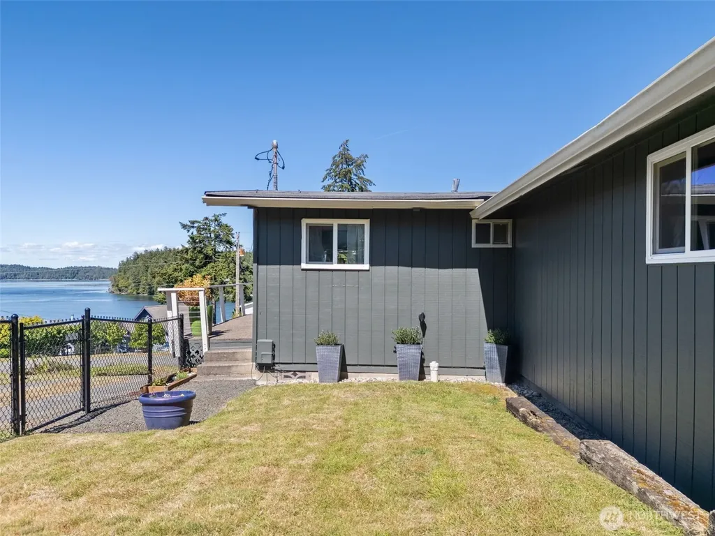 2519 Island Drive NW Olympia WA 98502