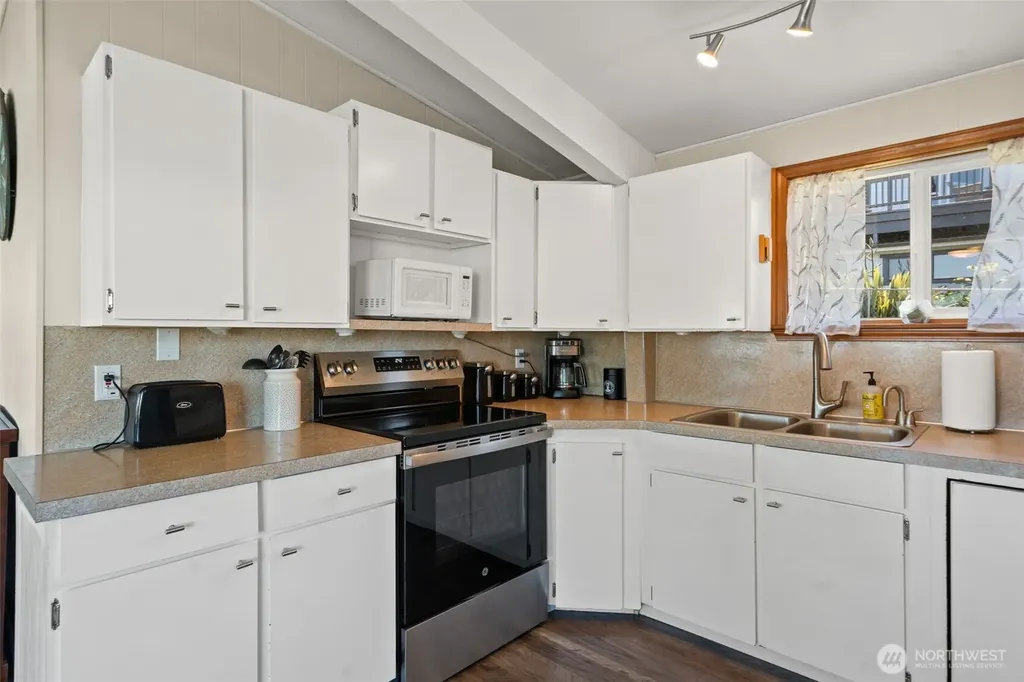 2519 Island Drive NW Olympia WA 98502