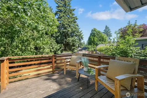 9336 35th Avenue NE Seattle WA 98115